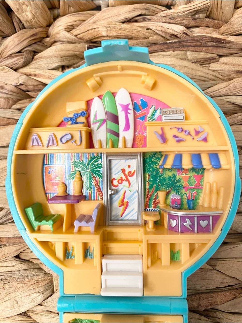 1989 Polly Pocket Beach Party Collectible Compact - Picture 4 of 6